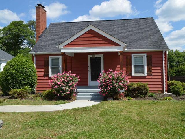 Photo of 207 E Fairview
