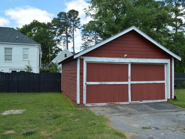Photo of 207 E Fairview