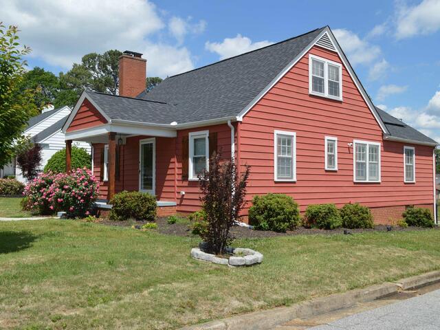 Photo of 207 E Fairview