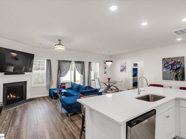 Photo of 505 Barbican Place