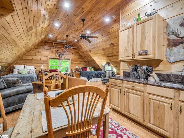 Photo of 980 Mountain Forest Drive