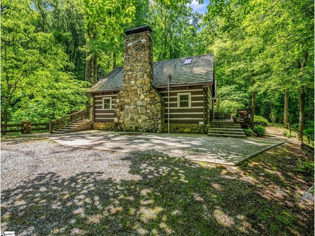 Photo of 980 Mountain Forest Drive