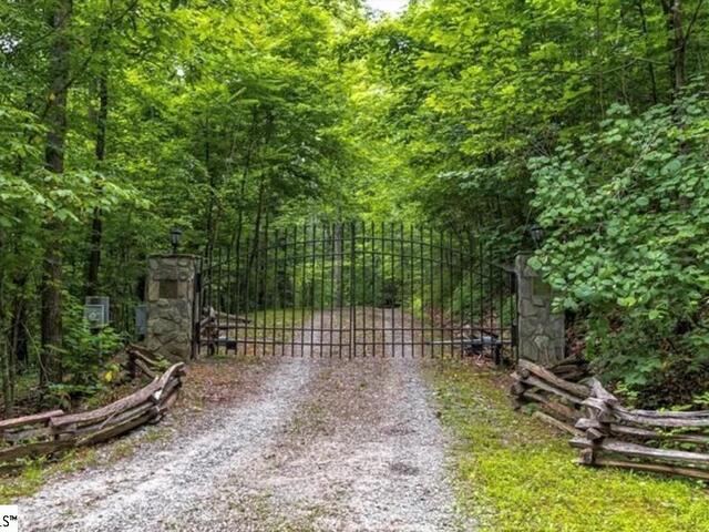 Photo of 980 Mountain Forest Drive