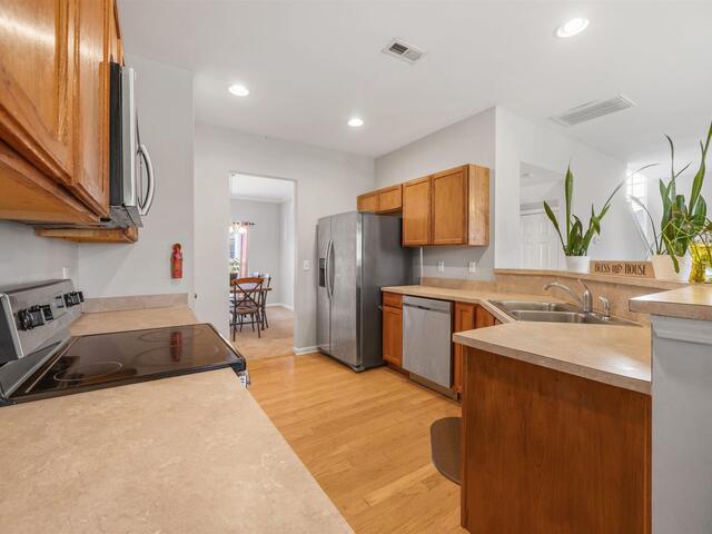 Photo of 714 Thistlewood Drive