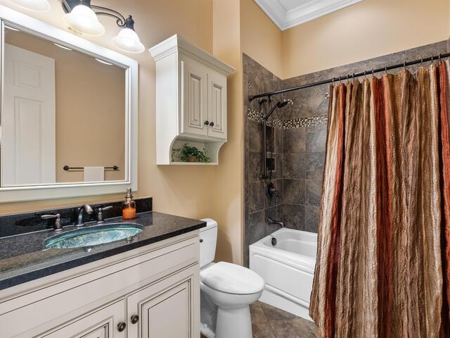 Photo of 802 Clifton Court