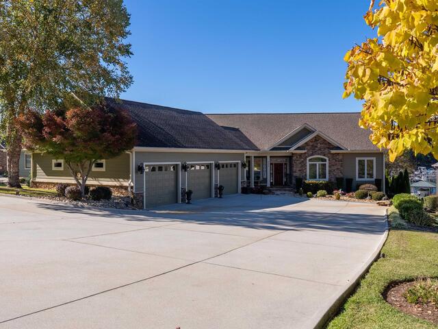 Photo of 802 Clifton Court