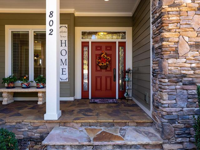 Photo of 802 Clifton Court