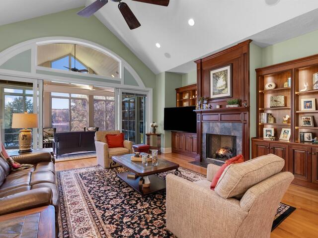 Photo of 802 Clifton Court