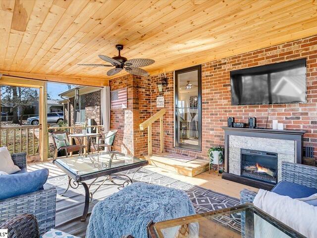 Photo of 102 Del Riso Circle