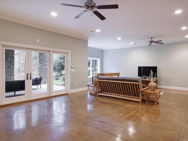 Photo of 210 Thompson Road