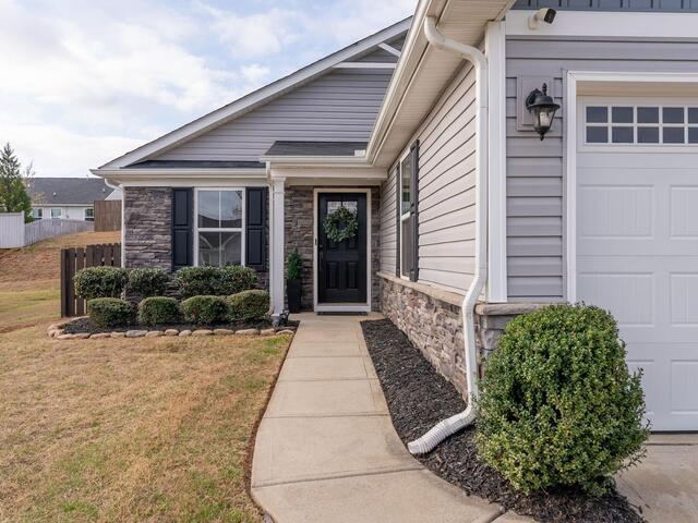 Photo of 402 Edgehill Court