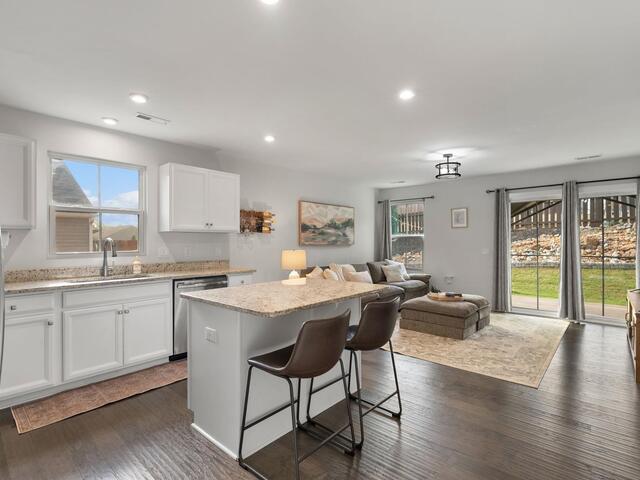 Photo of 402 Edgehill Court