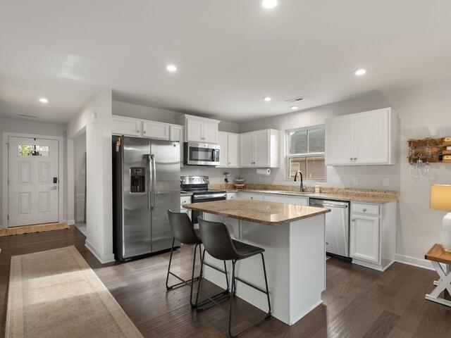 Photo of 402 Edgehill Court
