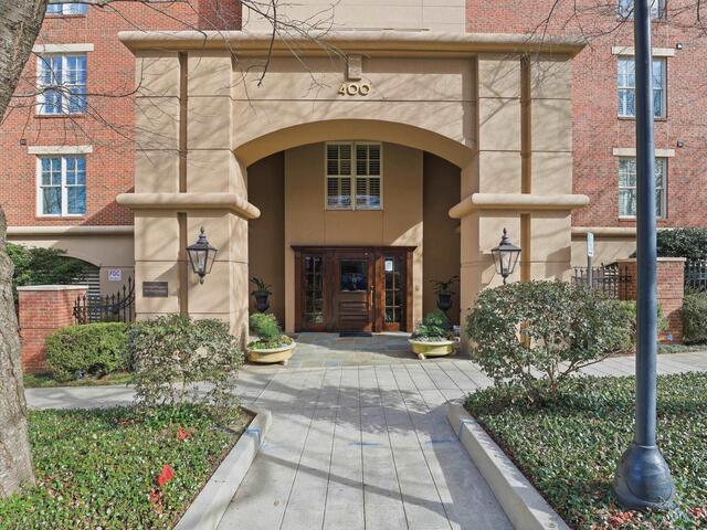 Photo of 400 N Main Street
