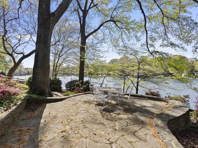 Photo of 126 Shannon Lake Circle