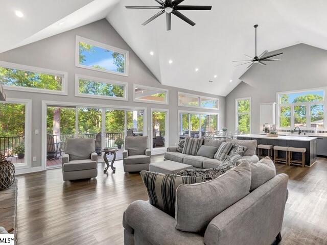 Photo of 401 Broadwater Circle