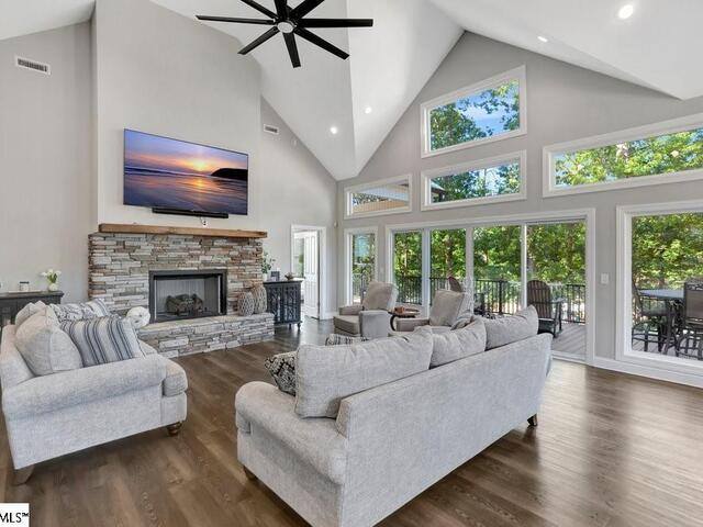 Photo of 401 Broadwater Circle