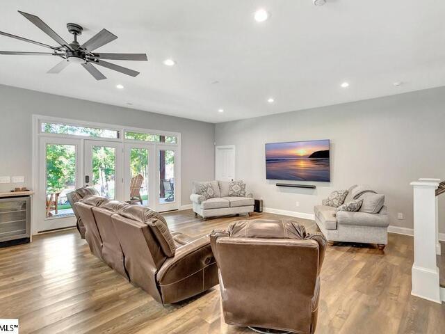 Photo of 401 Broadwater Circle