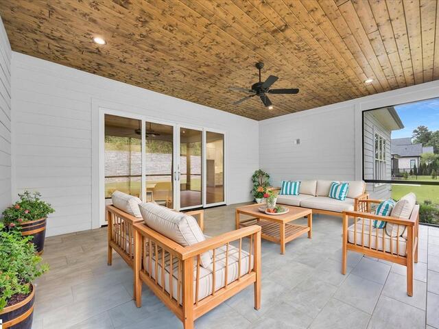 Photo of 202 Chestnut Pond Lane