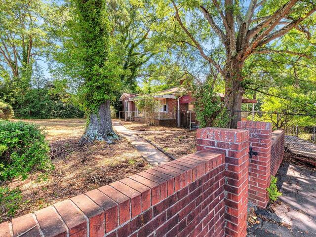 Photo of 104 E Butler Road