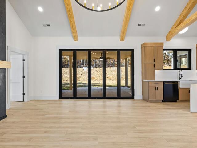 Photo of 125 E Peninsula Drive