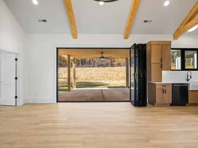 Photo of 125 E Peninsula Drive
