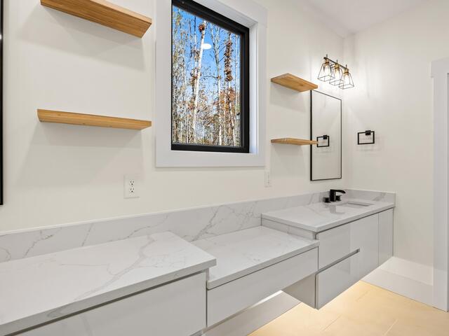 Photo of 125 E Peninsula Drive