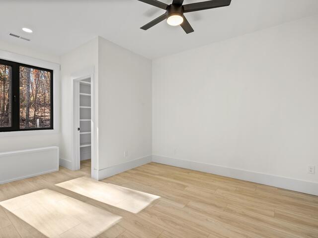 Photo of 125 E Peninsula Drive