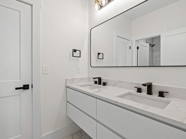 Photo of 125 E Peninsula Drive