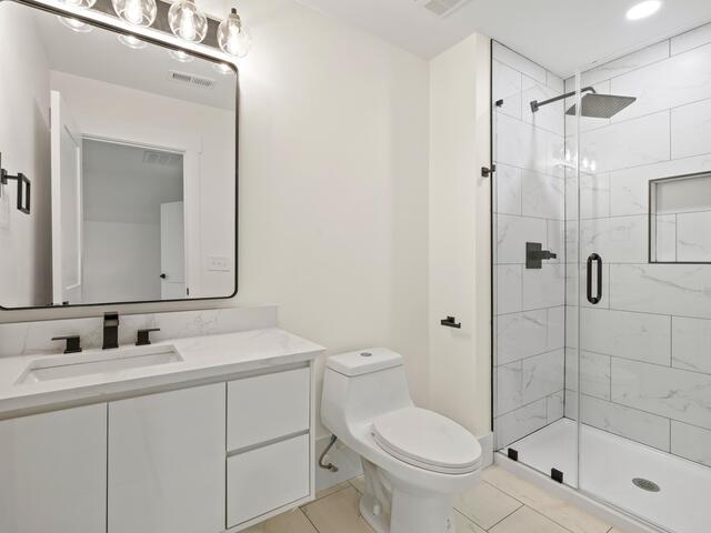 Photo of 125 E Peninsula Drive