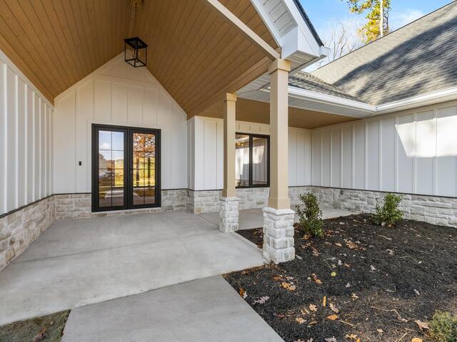 Photo of 125 E Peninsula Drive