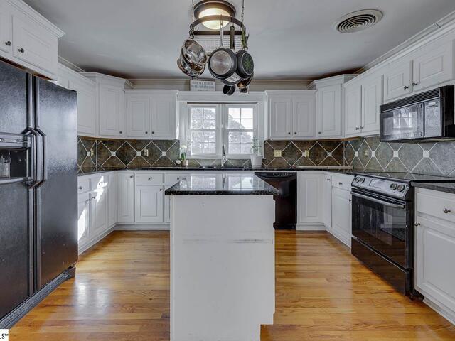 Photo of 136 Club Drive