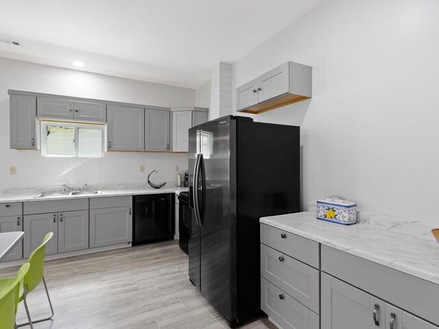 Photo of 904 W Hampton Street