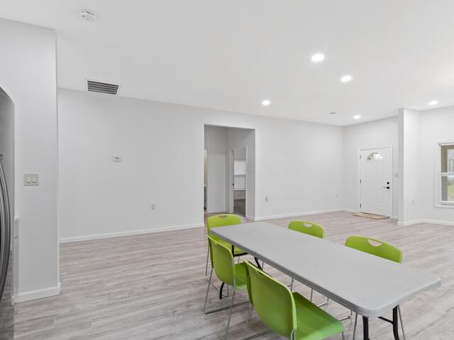 Photo of 904 W Hampton Street