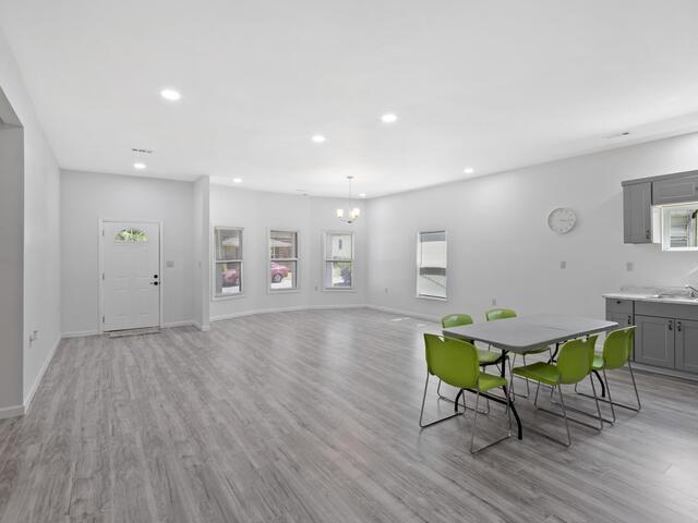 Photo of 904 W Hampton Street