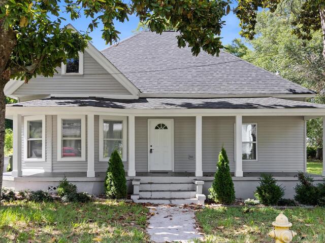 Photo of 904 W Hampton Street