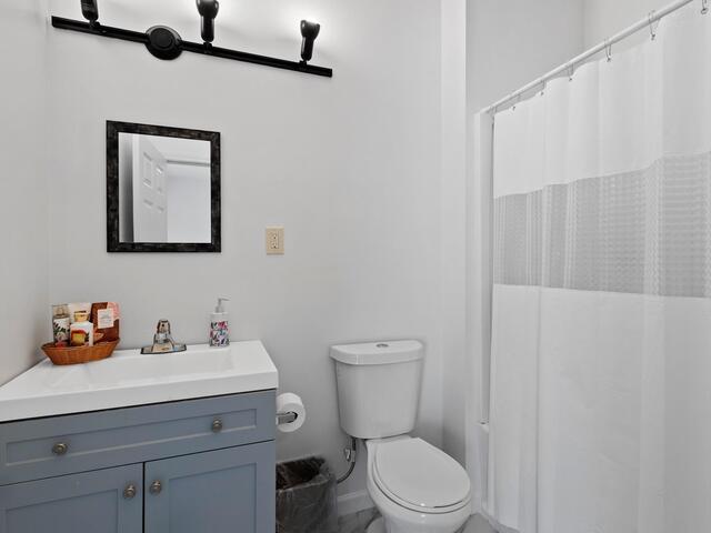 Photo of 904 W Hampton Street