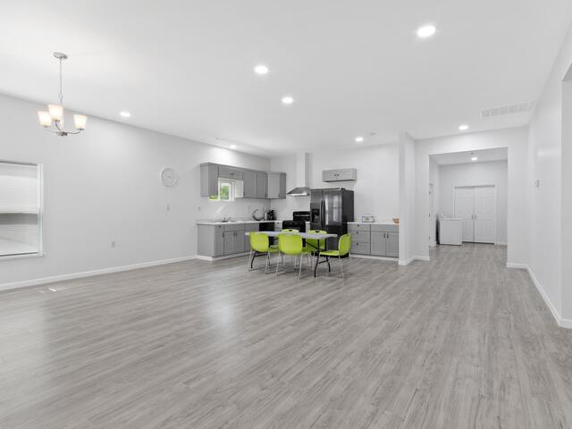 Photo of 904 W Hampton Street