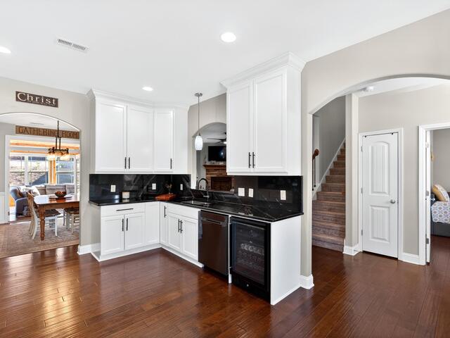Photo of 218 Willowgreen Way