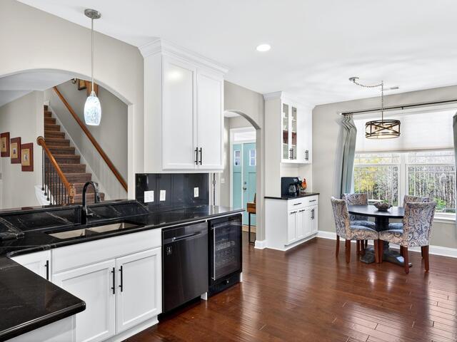 Photo of 218 Willowgreen Way