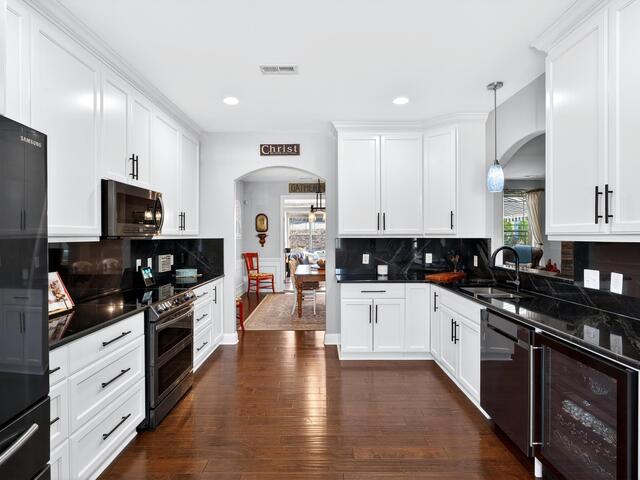 Photo of 218 Willowgreen Way