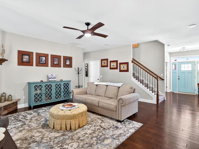 Photo of 218 Willowgreen Way