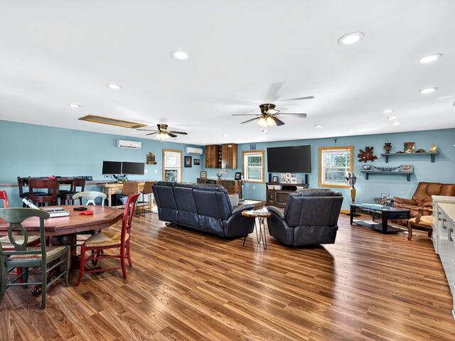 Photo of 218 Willowgreen Way