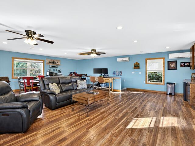 Photo of 218 Willowgreen Way