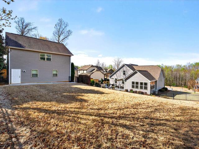 Photo of 218 Willowgreen Way