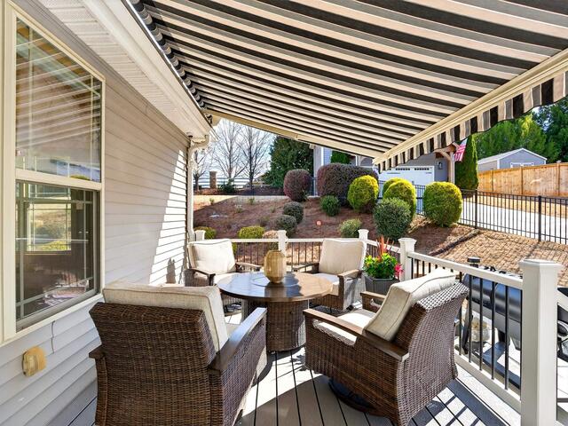 Photo of 218 Willowgreen Way