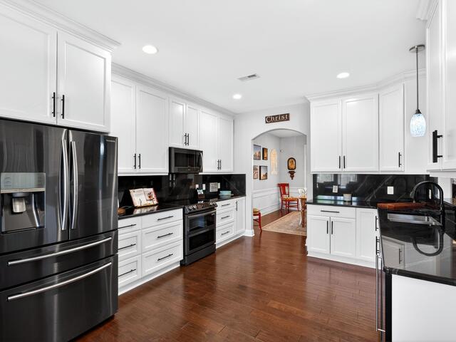 Photo of 218 Willowgreen Way