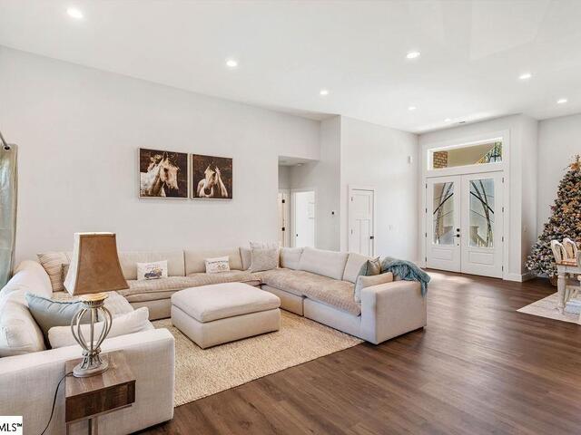 Photo of 338 Jordan Creek Road