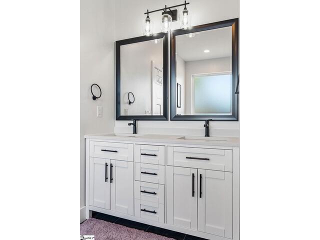 Photo of 338 Jordan Creek Road