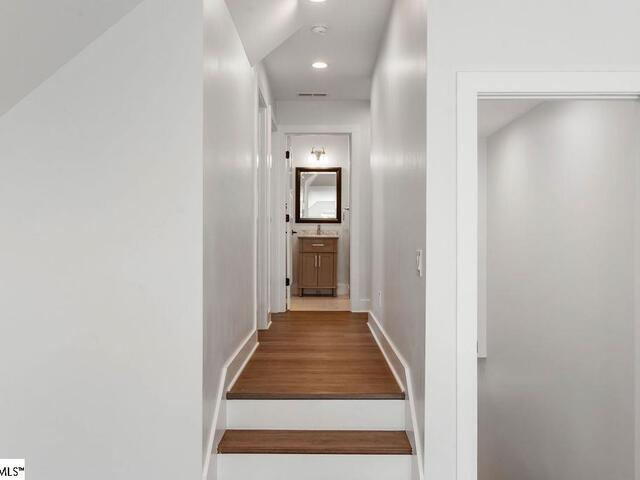 Photo of 338 Jordan Creek Road